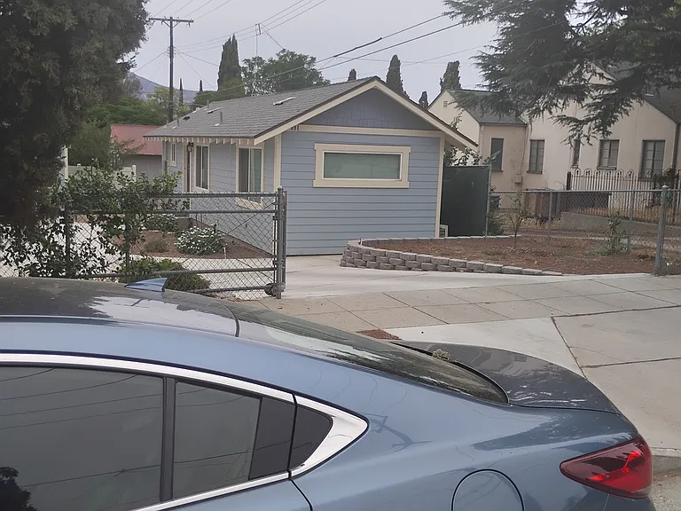981 N San Gorgonio Ave — Photo 14