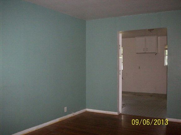 5th image of 1610 Crockett Ave