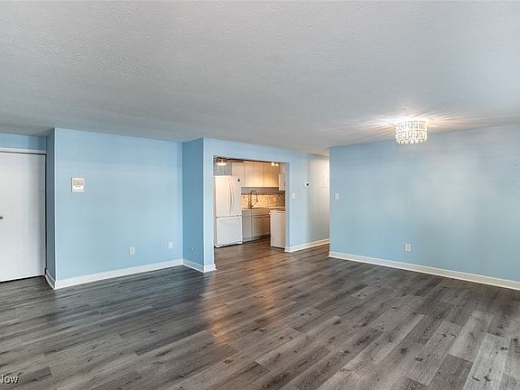 4th image of 9800 Cove Dr Unit H2
