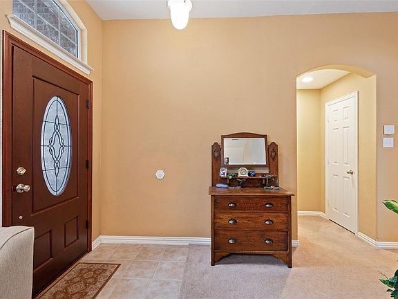 3rd image of 5303 Castlewood Cir