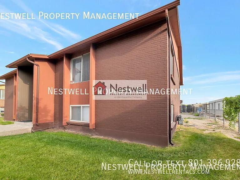 1881 W Lake Park Dr #3 — Photo 15