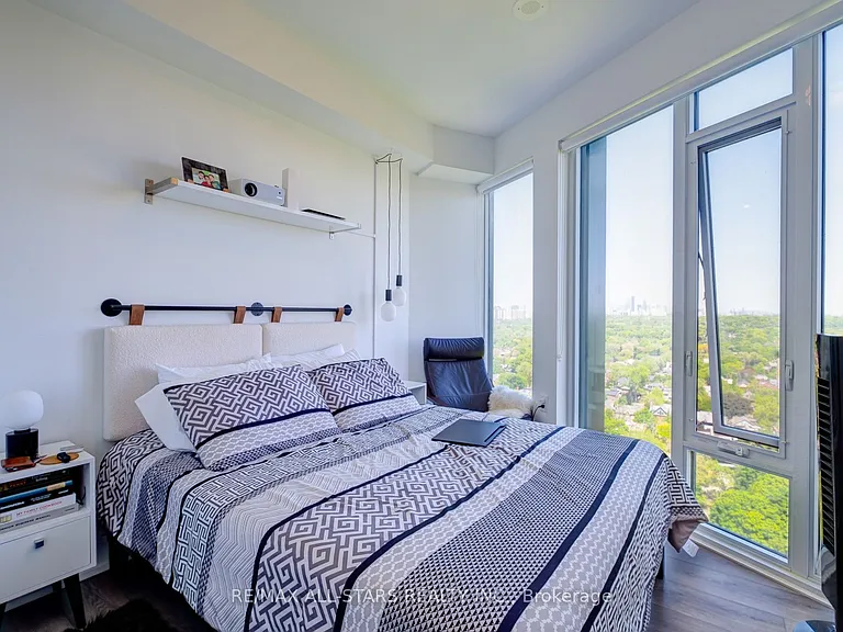 575 Bloor St E #2302 — Photo 14