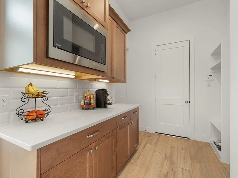 7403 Hanover Ln — Photo 14