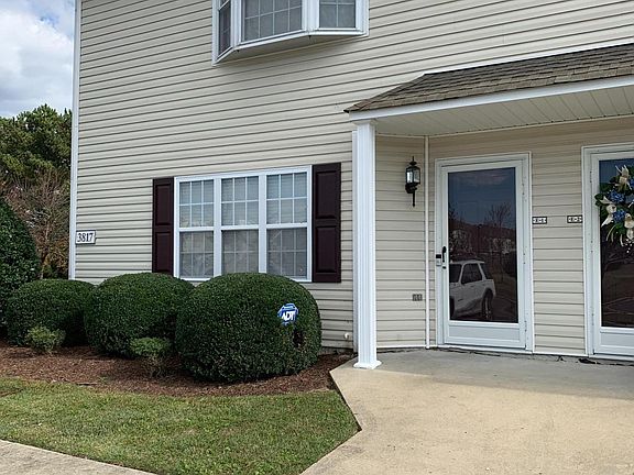 2nd image of 3817 E Vancroft Circle #E1