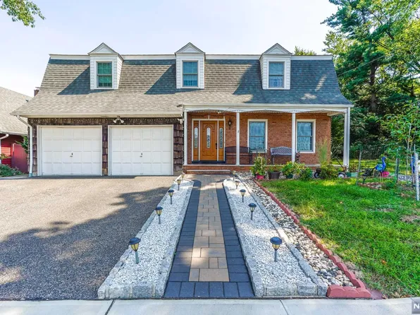 187 Speidel Ave, Elmwood Park, NJ 07407