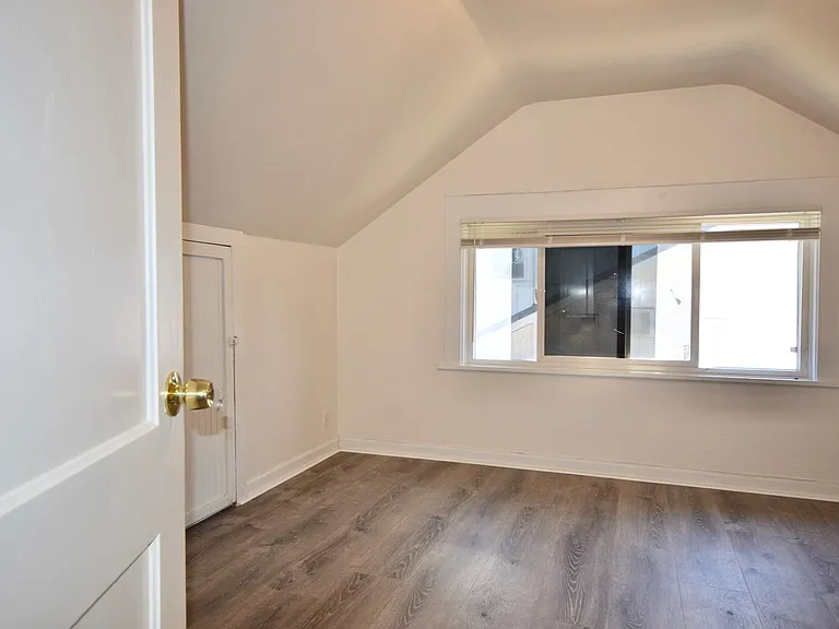5841 NE 18th Ave — Photo 72