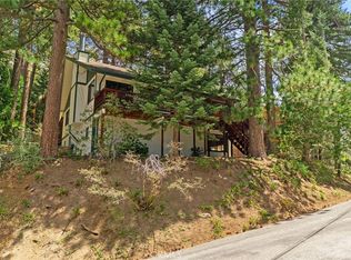 30878 Valley Oak Dr, Running Springs, CA 92382