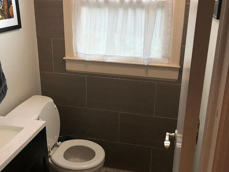 2405 W Carver St — Photo 10