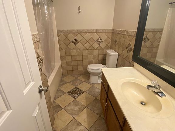 2nd image of 2314 Pineknoll Ter