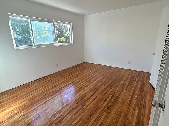 4th image of 1351 Armadale Ave APT 9