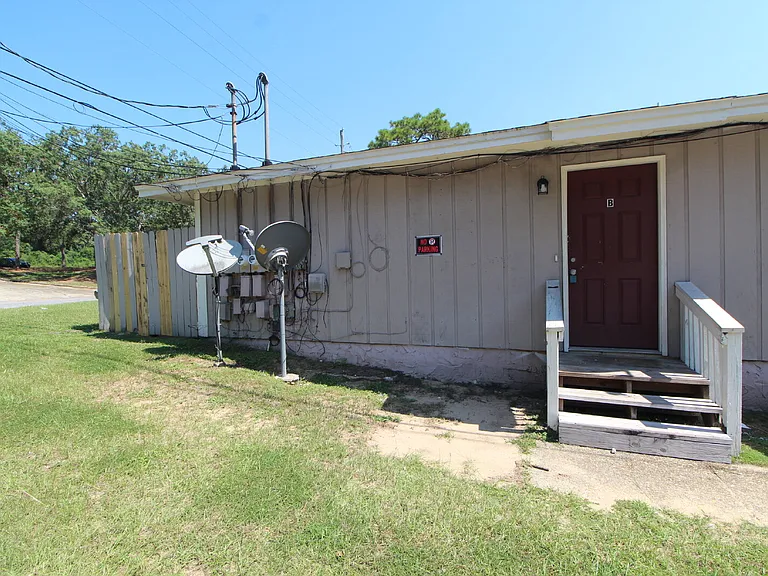 5207 Charbar Dr #B — Photo 1