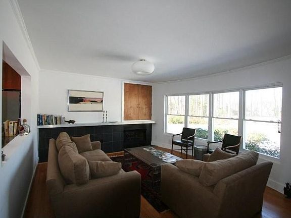 5th image of 125 Edgewood Ln