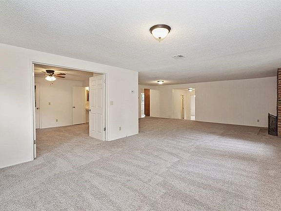 4th image of 683 Forest Shade Dr