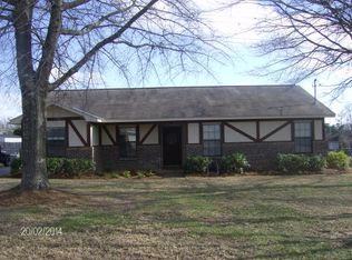 2204 NW Fernway Ct, Dothan, AL 36303