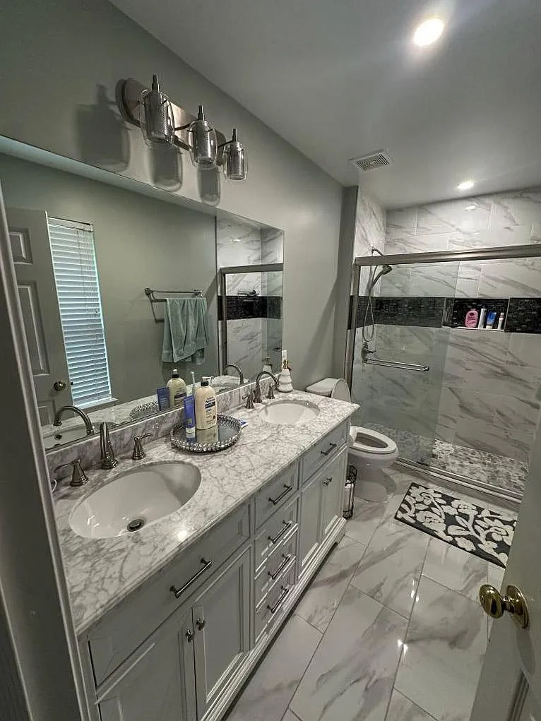 2 bed, 2.0 bath, 2720 sqft, $1,594 — Photo 4