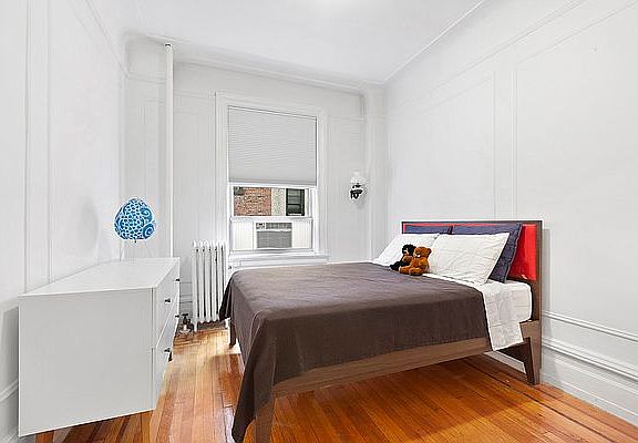 5th image of 306 W 100th St APT 55