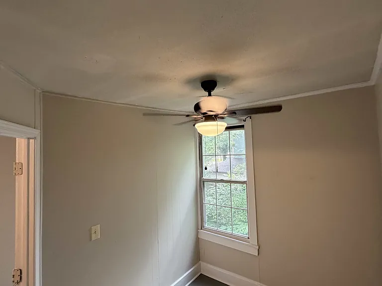 817 College St #4 — Photo 8