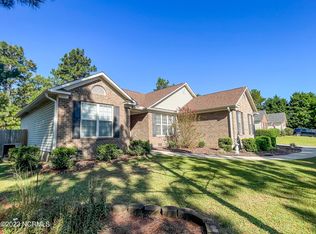 125 Queens Cove Way, Whispering Pines, NC 28327