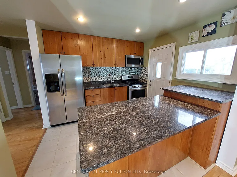 98 Westbourne Ave — Photo 6