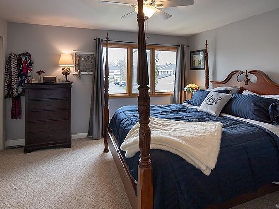 5th image of 1006 Forest Edge Dr