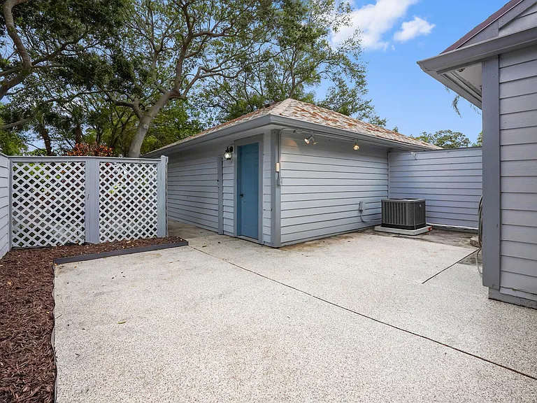 6215 SE Georgetown Pl — Photo 2