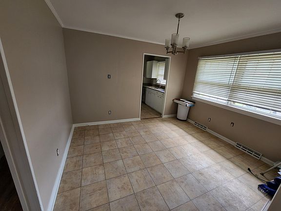 5th image of 9506 Greenford Dr
