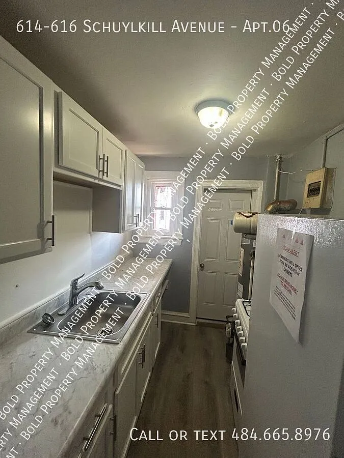 Schuylkill Ave 2 Bedroom 1 Bath Apartment — Photo 3
