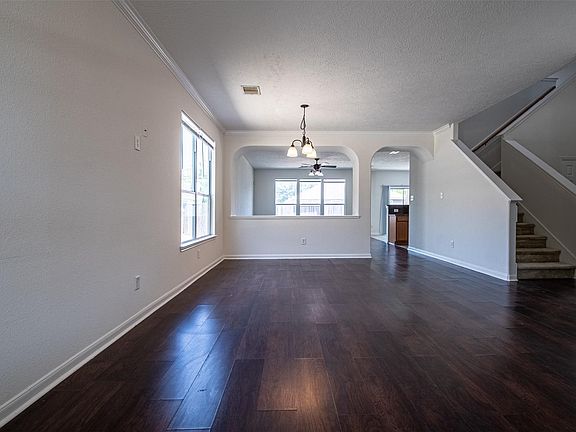 5th image of 29510 Legends Branch Ln