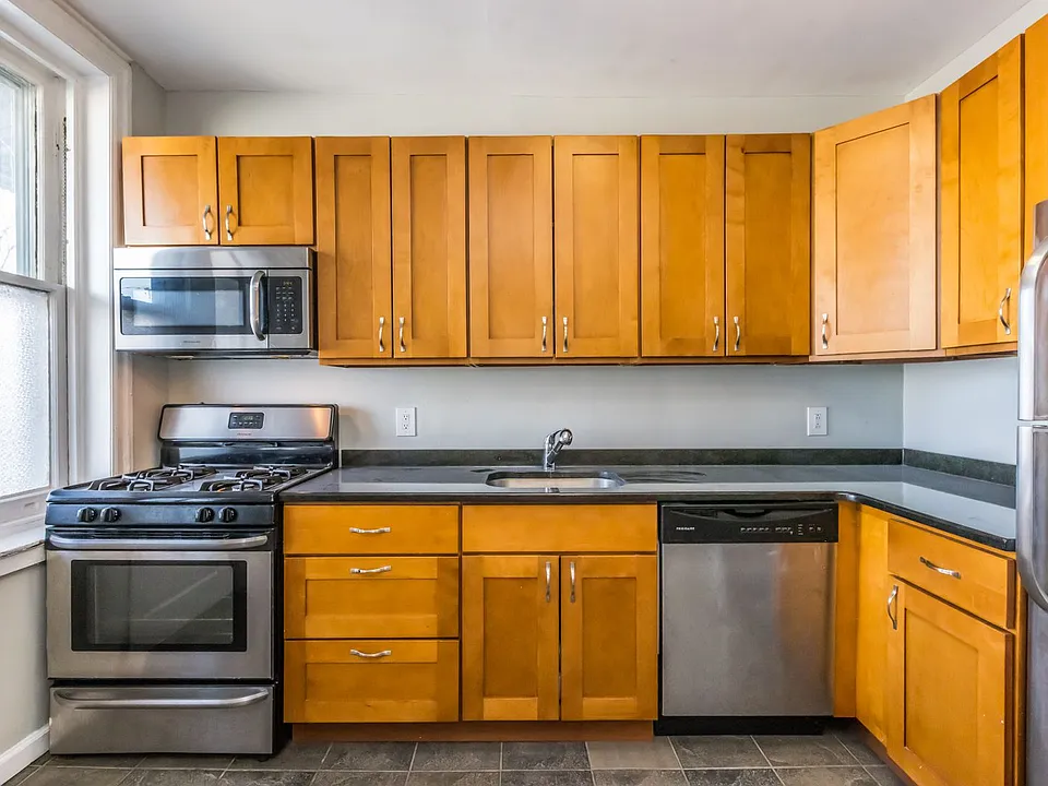 Stonehurst Apartments