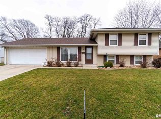 1320 Veerman St, Pekin, IL