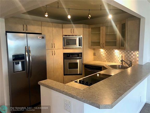 4th image of 1800 N Andrews Ave APT 11L