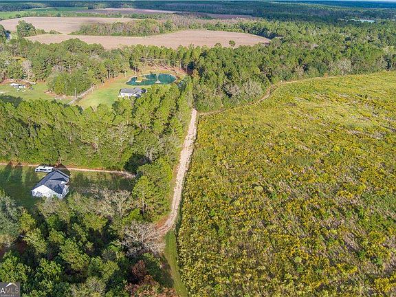 5th image of 284 Barrett Rd