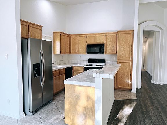 4th image of 5558 Sage Dr