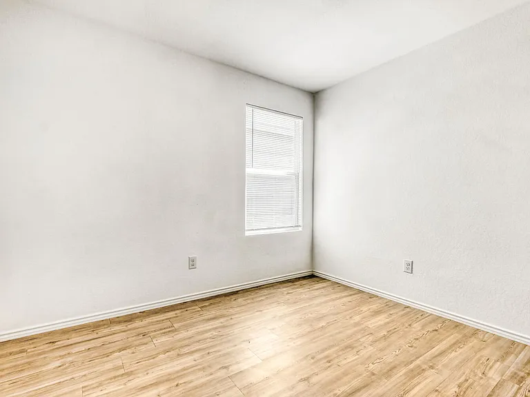 7102 Satellite Dr — Photo 20