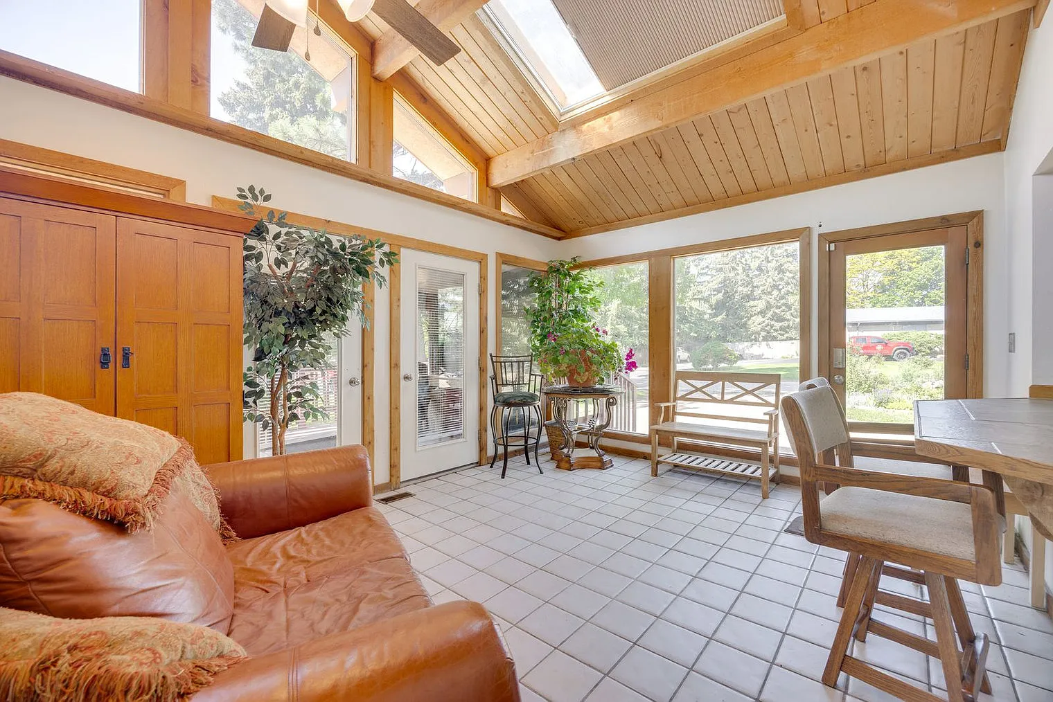 5 bed, 3.0 bath, 4273 sqft, $5,547 — Photo 1