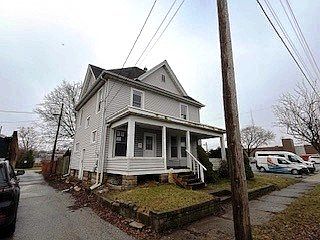 2nd image of 259 E 3rd St