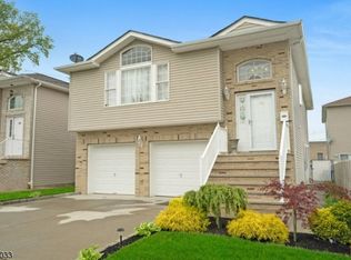140 Lexington Ave, Linden, NJ 07036