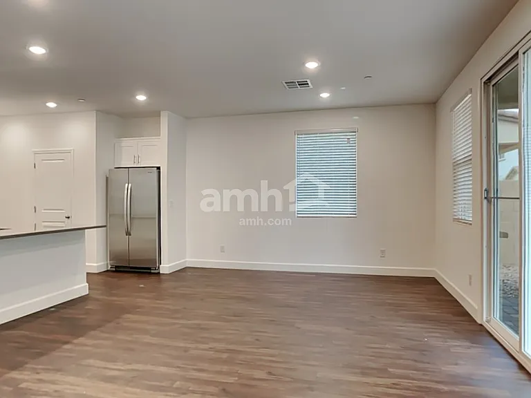 136 Charmante Tulip Ln — Photo 5