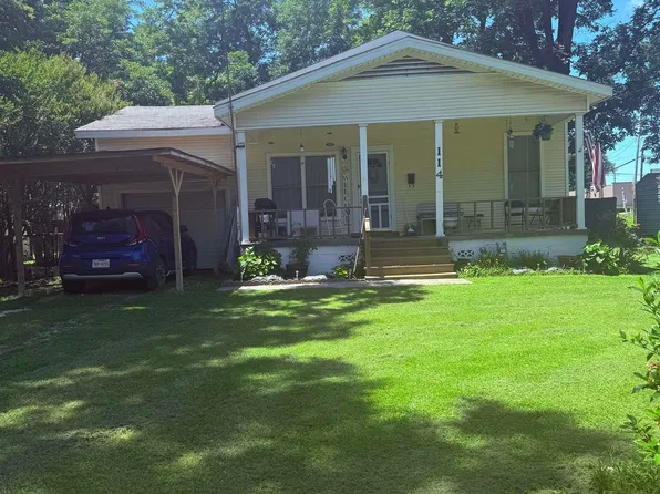 114 S Centre St, De Kalb, TX 75559