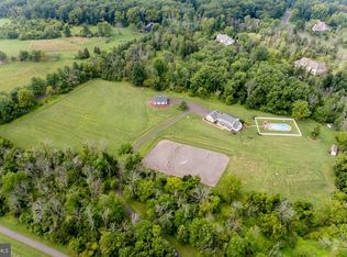 369 S Sugan Rd, New Hope, PA 18938