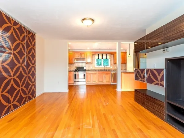 17 Richards Rd, Weymouth, MA 02189