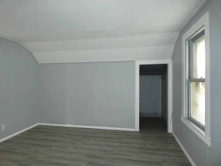 237 Yondota St #B — Photo 7