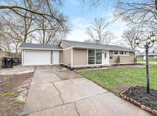 704 Patterson Dr, South Bend, IN 46615