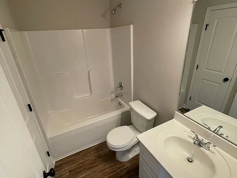 429 Andover Dr — Photo 4