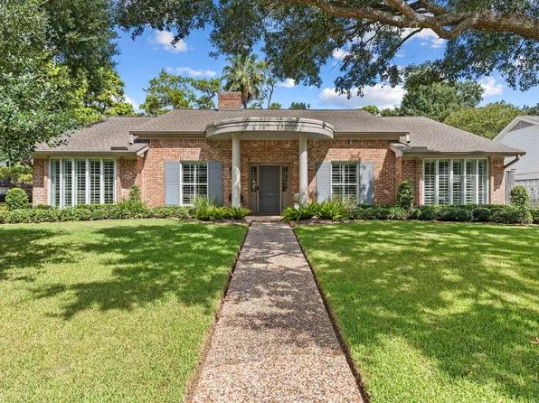 10052 Lynbrook Dr, Houston, TX 77042
