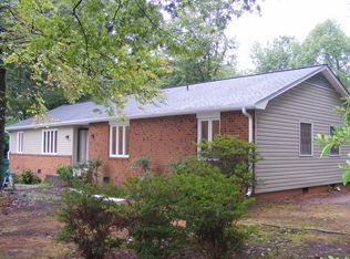 6 Falworth Cir, Greensboro, NC 27406