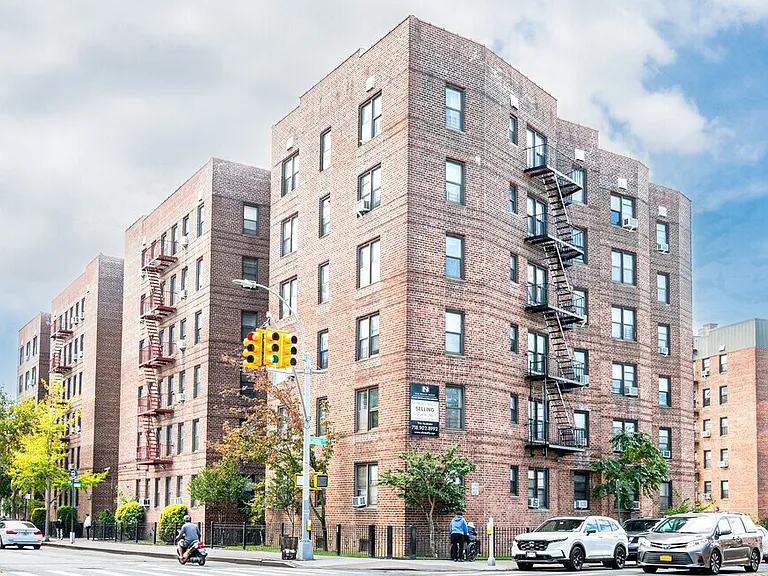 85-14 Broadway #6R — Photo 1