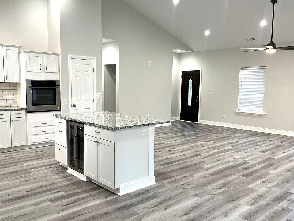 2nd image of 102 Del Ray Dr