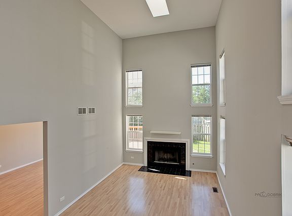 5th image of 1333 Derby Ln