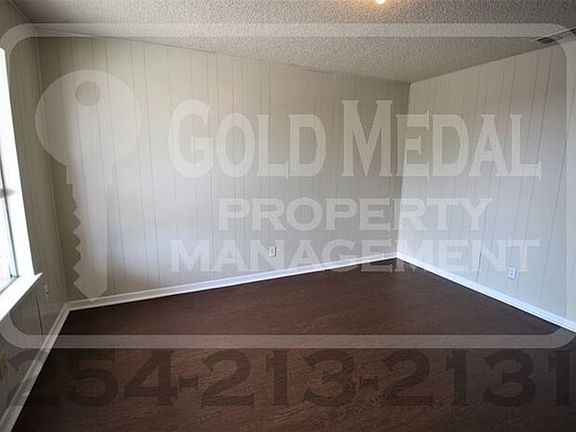 3rd image of 810 Pecan Cir
